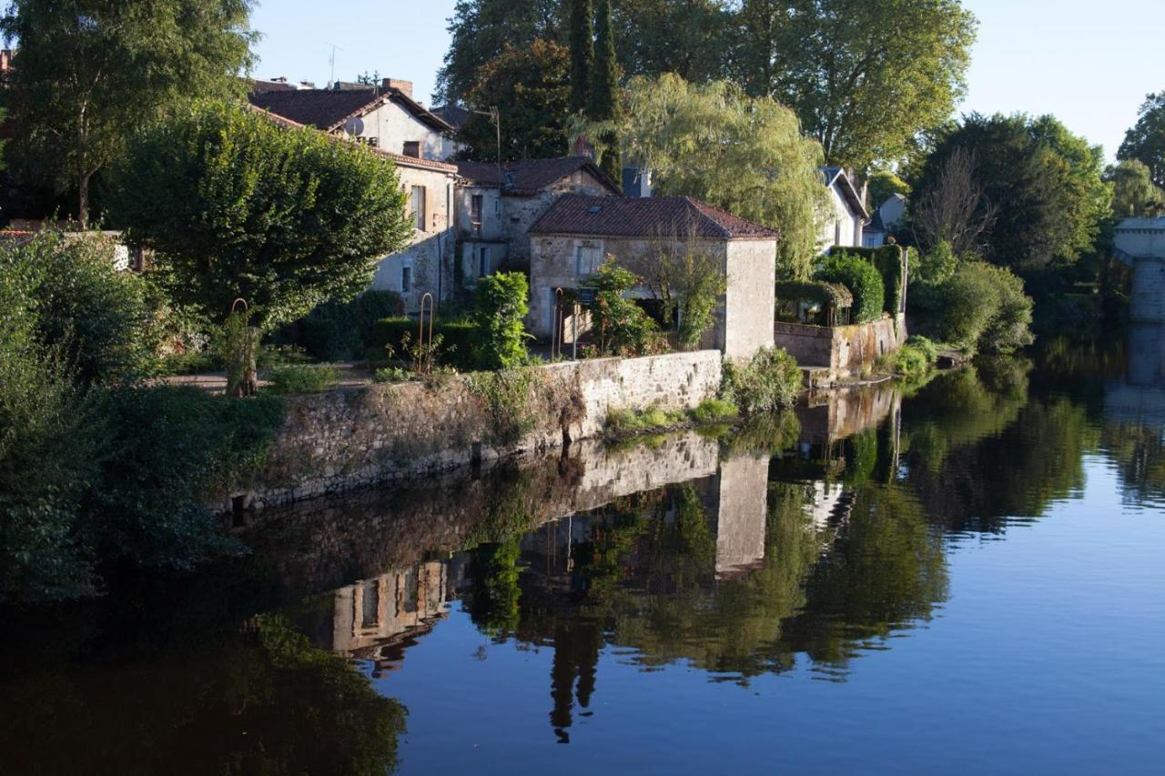 Pont Vieux Chambres D'Hotes Confolens Esterno foto